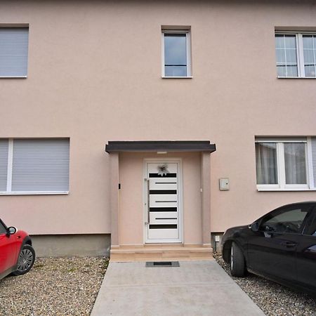 Studio Apartmani Emili Apartman Br 2 Bijeljina Extérieur photo